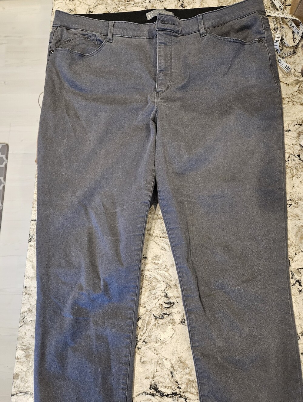 Wit And Wisdom Gray Capri Pants Size 18 Stretch
